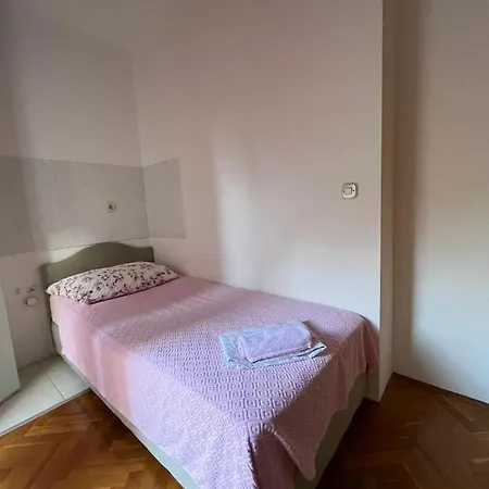 Apartment Apartman Leonarda *